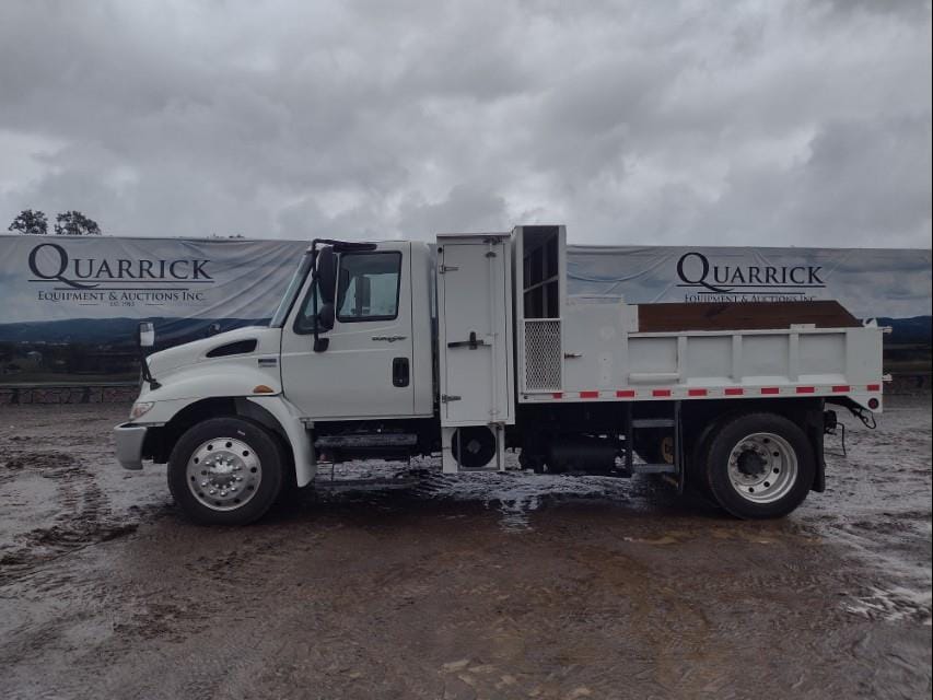 2013 International Durastar 4300 Equipment Image0