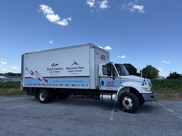 Image of International Durastar 4300 equipment image 3