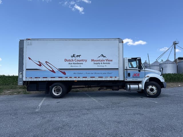 Image of International Durastar 4300 equipment image 4