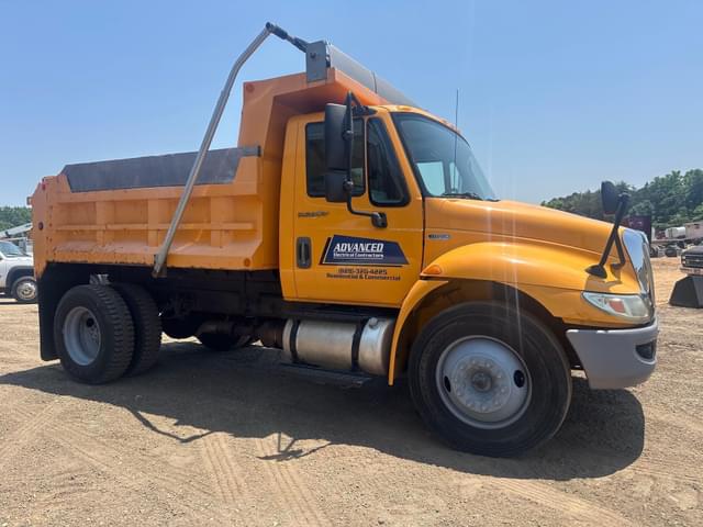 Image of International Durastar 4300 equipment image 1