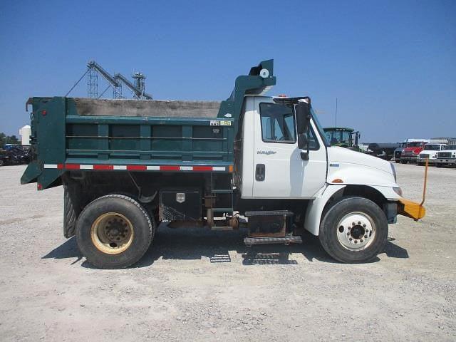 Image of International Durastar 4300 equipment image 4