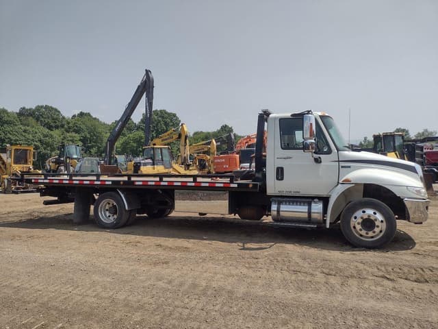Image of International Durastar 4300 equipment image 2