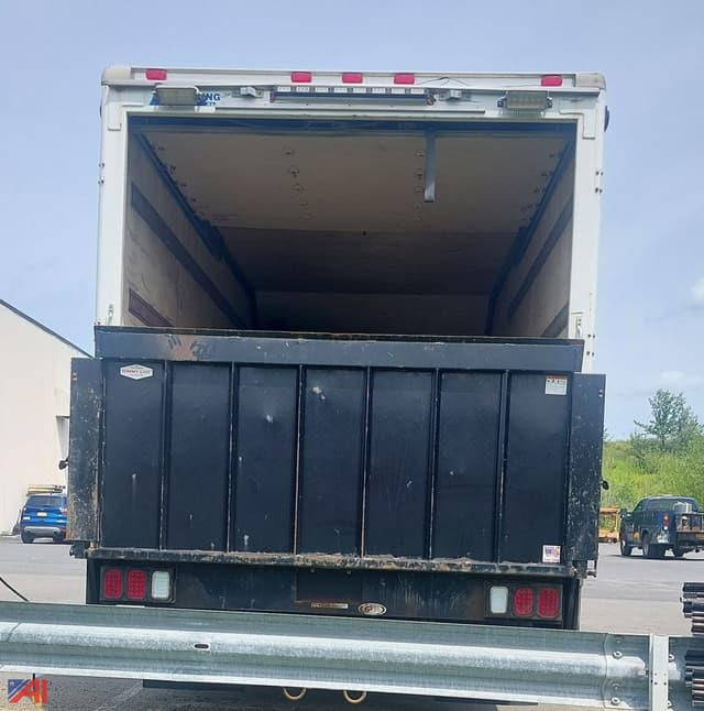 Image of International Durastar 4300 equipment image 3