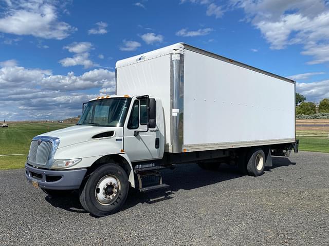 Image of International Durastar 4300 equipment image 1