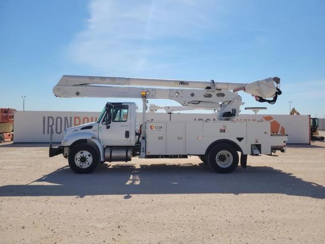 Image of International Durastar 4300 equipment image 1