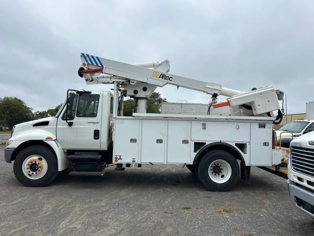 Image of International Durastar 4300 equipment image 1