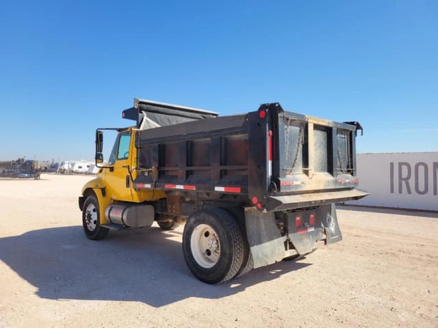 Image of International Durastar 4300 equipment image 2