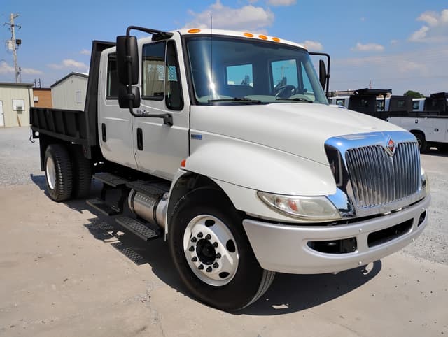 Image of International Durastar 4300 equipment image 4