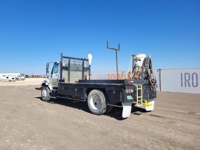 Image of International Durastar 4300 equipment image 2