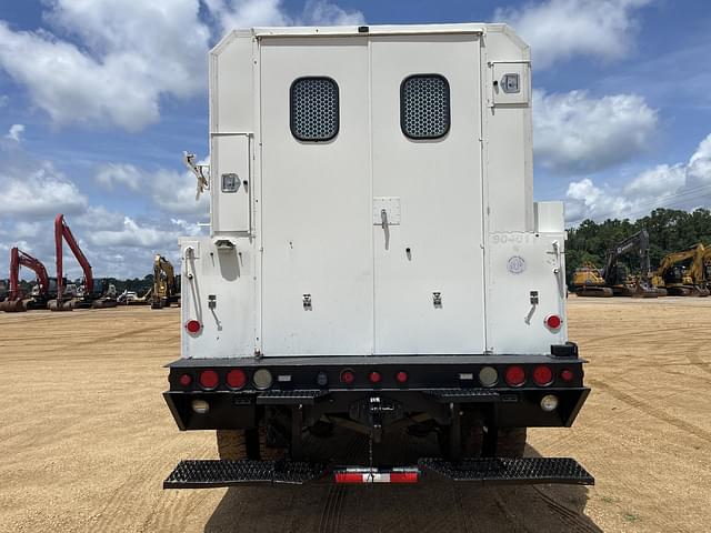 Image of International Durastar 4300 equipment image 2