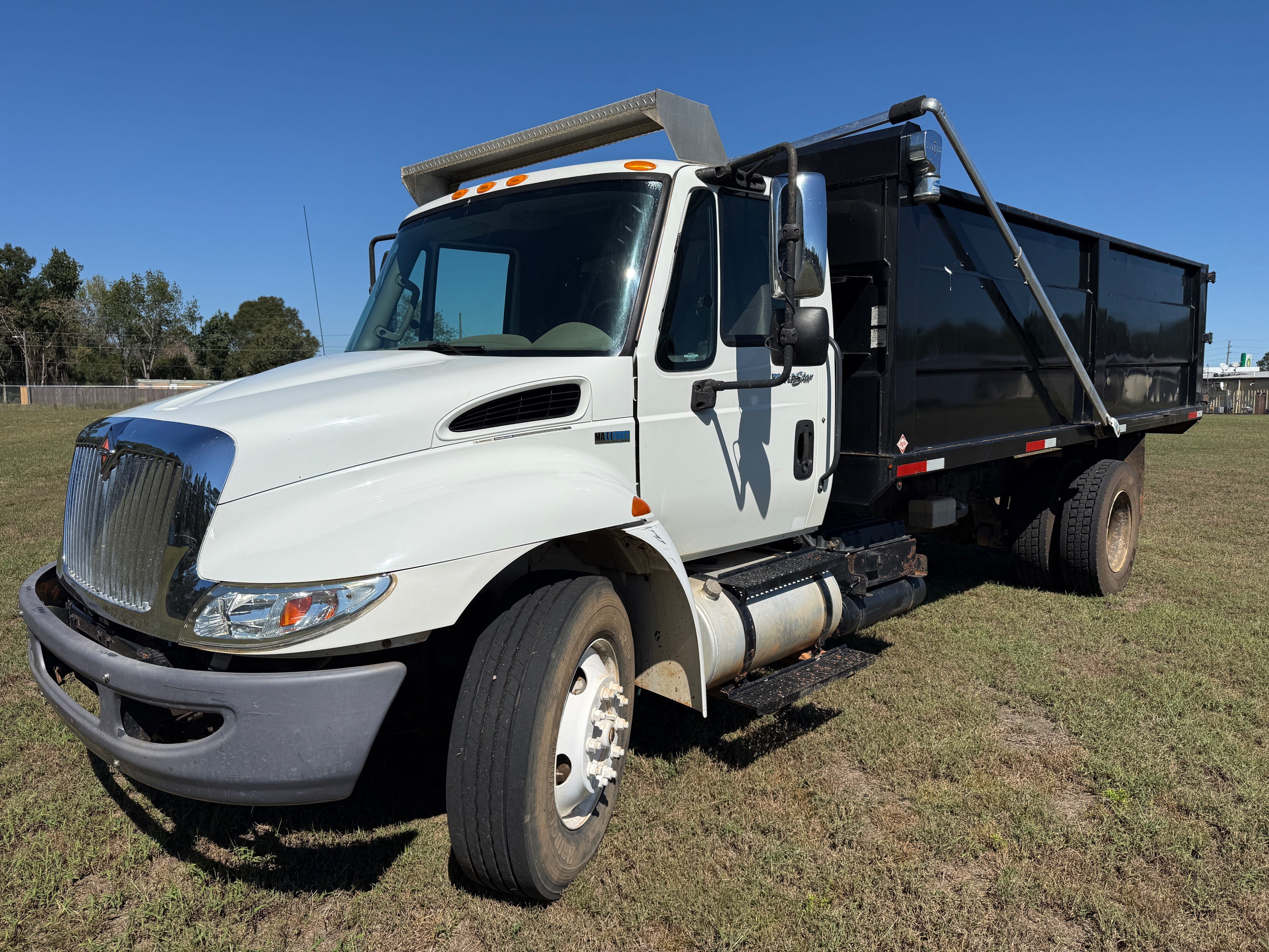 2013 International Durastar 4300 Equipment Image0