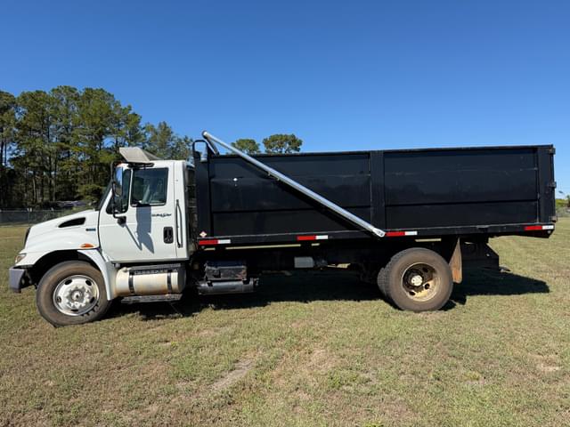 Image of International Durastar 4300 equipment image 1