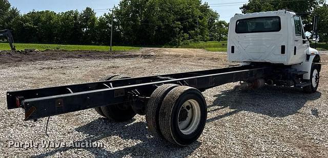 Image of International Durastar 4300 equipment image 4