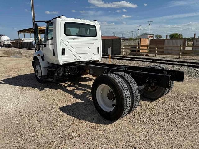 Image of International Durastar 4300 equipment image 1