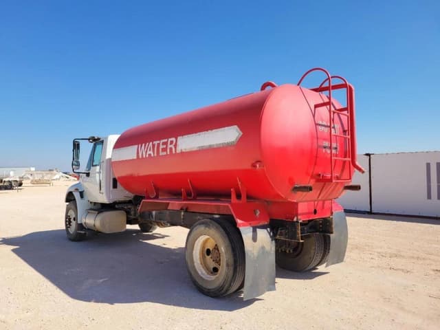 Image of International Durastar 4300 equipment image 2