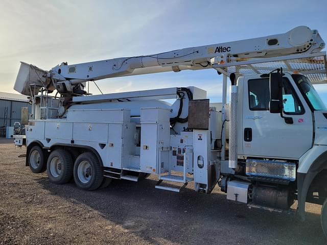 Image of International 7400 equipment image 2