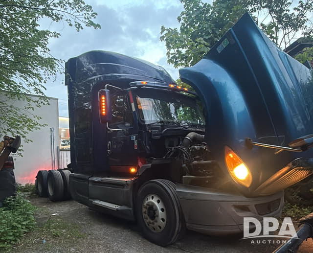 Image of International ProStar Plus 122 equipment image 2