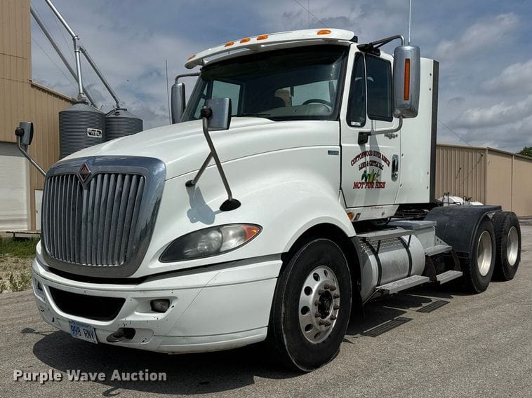 2012 International ProStar Plus 122 Equipment Image0