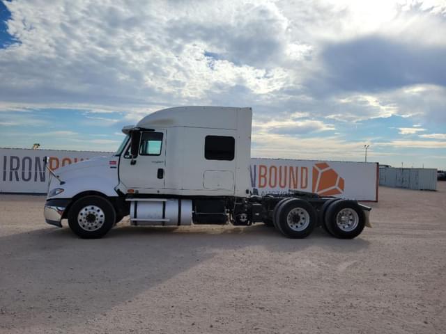 Image of International ProStar Plus 122 equipment image 1
