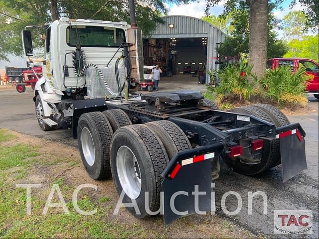 Image of International ProStar equipment image 4