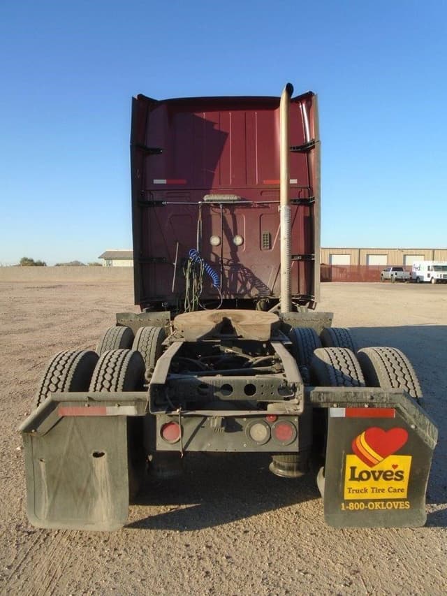 Image of International ProStar Plus 122 equipment image 3