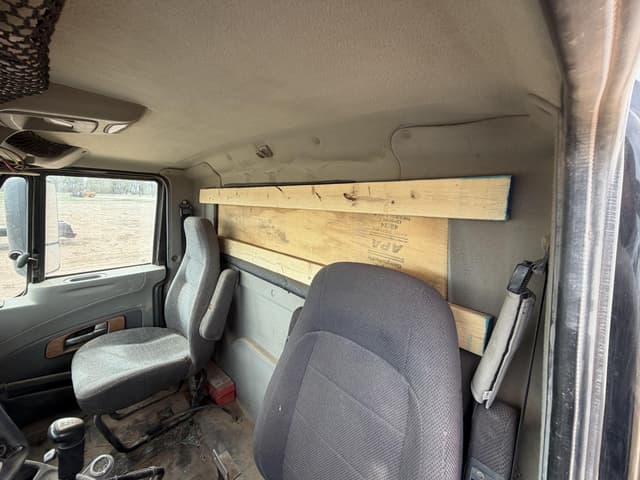 Image of International Prostar Plus equipment image 3