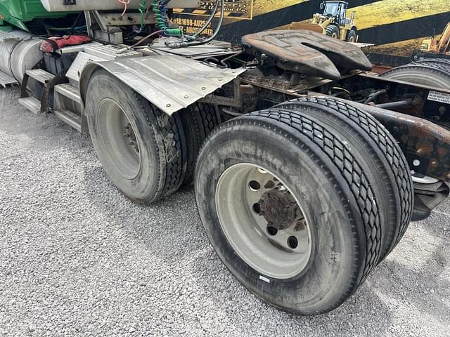 Image of International Prostar Plus equipment image 2