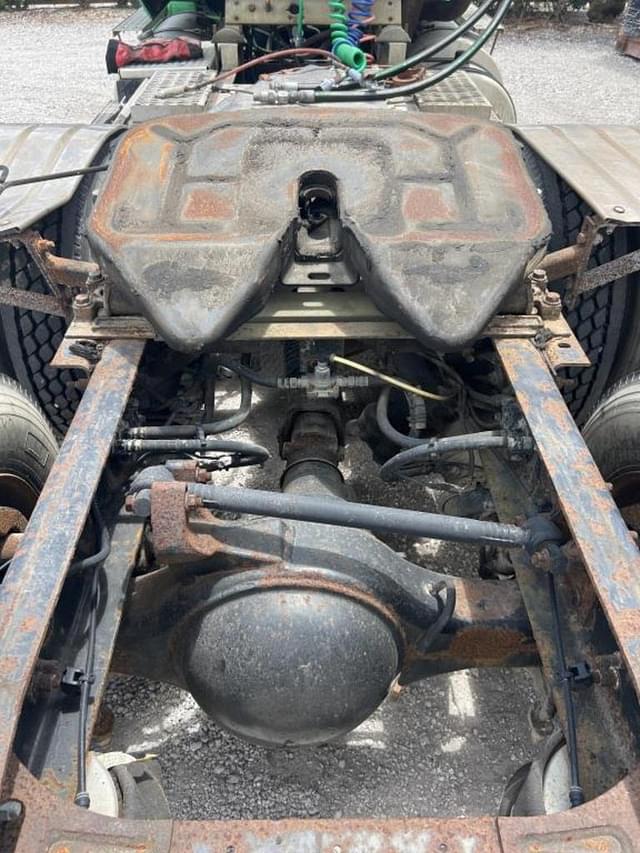 Image of International Prostar Plus equipment image 3