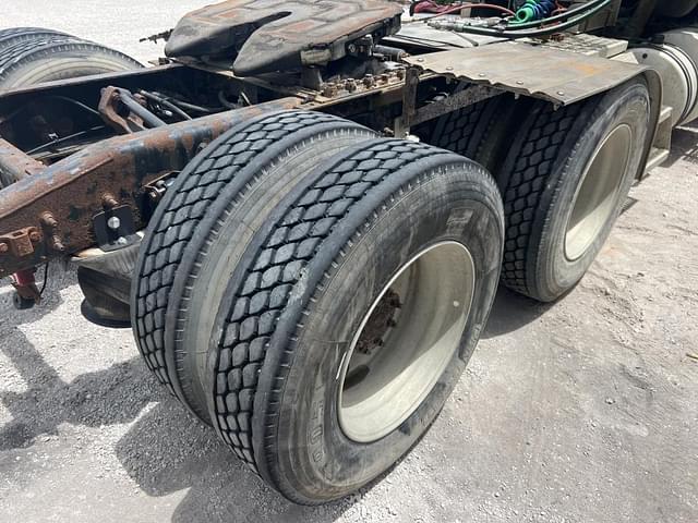 Image of International Prostar Plus equipment image 4