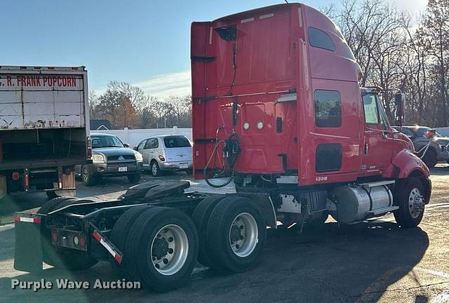 Image of International ProStar Plus 122 equipment image 4