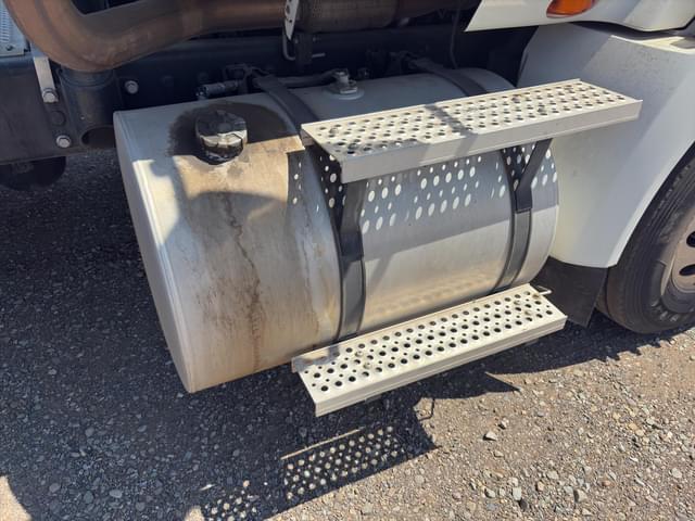 Image of International Prostar Plus equipment image 4