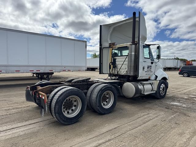 Image of International ProStar Plus 122 equipment image 4