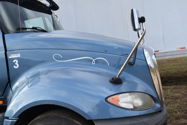 Image of International ProStar Plus 122 equipment image 4