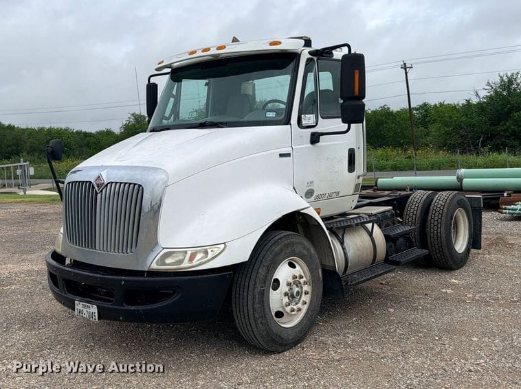2013 International  Transtar 8600 Equipment Image0