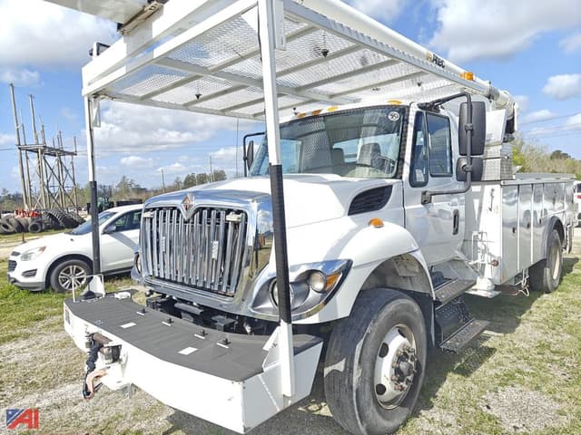 Image of International Workstar 7300 equipment image 1