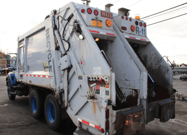 Image of International Workstar 7400 equipment image 1