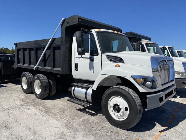 Image of International Workstar 7400 equipment image 3