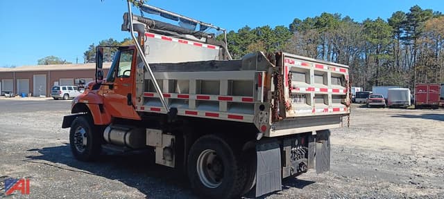 Image of International Workstar 7400 equipment image 1
