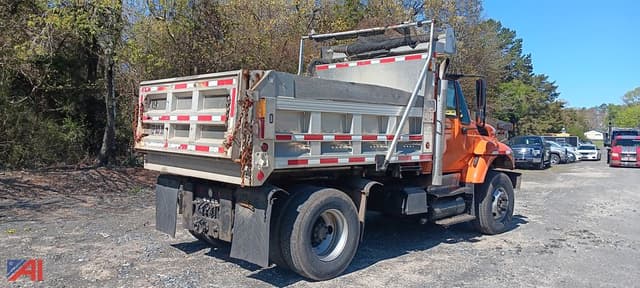 Image of International Workstar 7400 equipment image 2