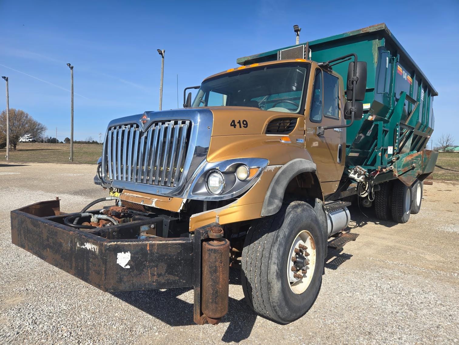 2013 International Workstar 7400 Equipment Image0