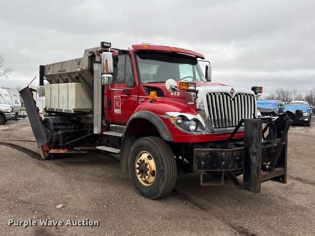 Image of International Workstar 7400 equipment image 2