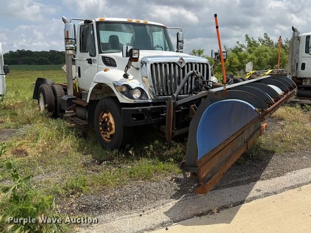 Image of International 7400 Workstar equipment image 2