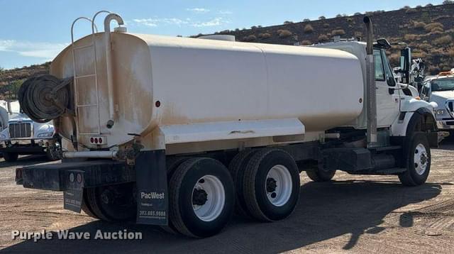 Image of International Workstar 7400 equipment image 4
