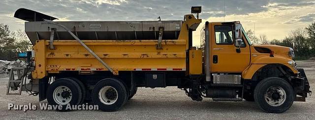 Image of International Workstar 7500 equipment image 3