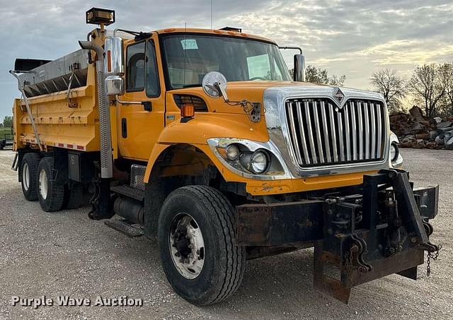Image of International Workstar 7500 equipment image 2