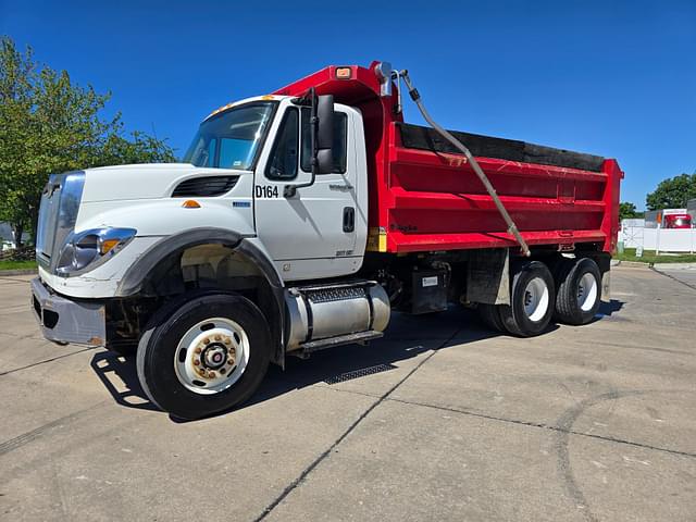 Image of International Workstar 7500 equipment image 4