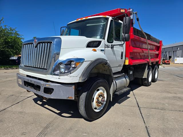 Image of International Workstar 7500 equipment image 2