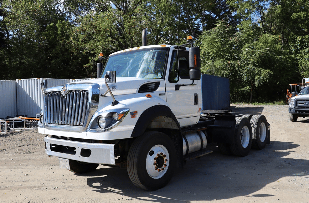 2013 International WorkStar 7600 Equipment Image0