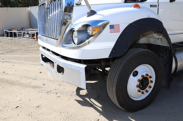 Image of International WorkStar 7600 equipment image 3