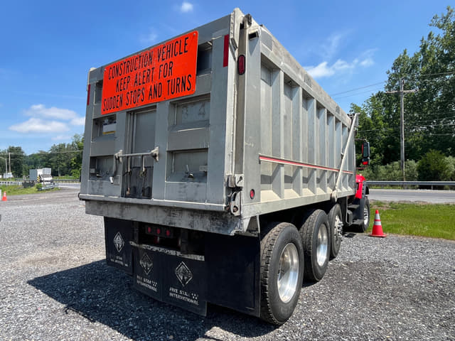 Image of International WorkStar 7600 equipment image 2